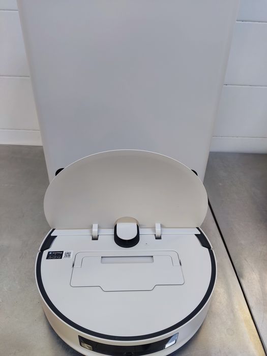 Робот пылесос 1 год