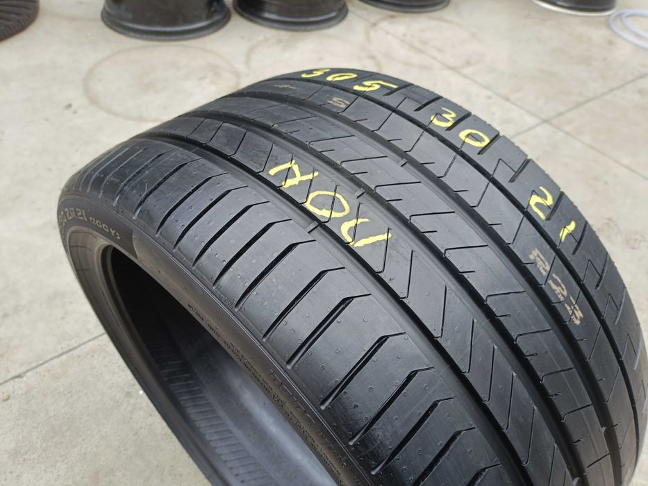 O anvelopa noua de vara 305 30 21 pirelli p zero p z4