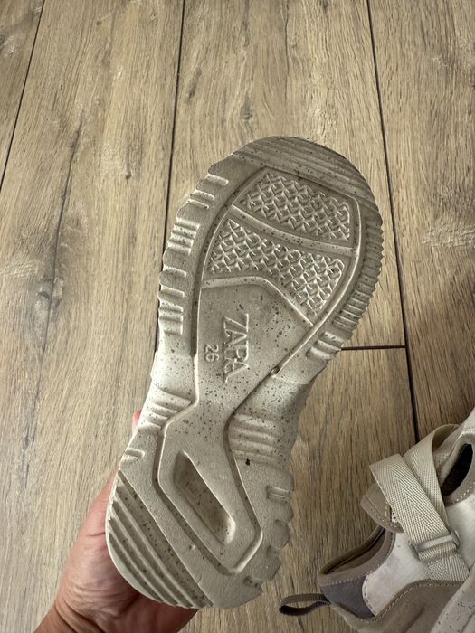 Детские кроссовки Zara