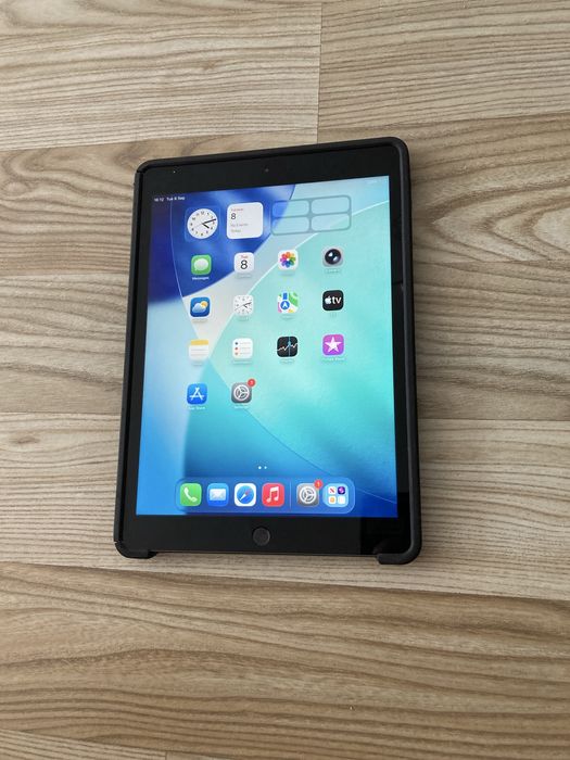 iPad Gen 8 a• 97 % Baterie