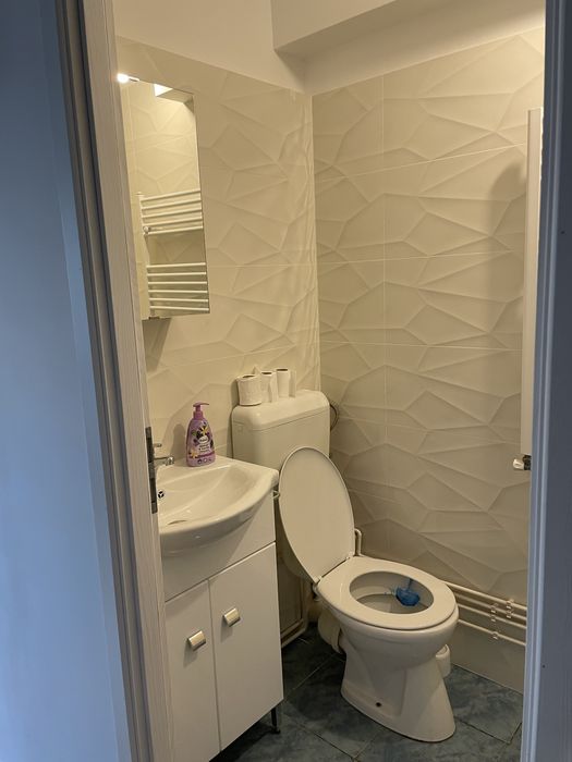 Inchiriez garsoniera decomandata