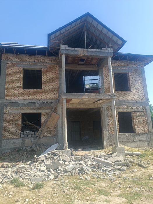 Участка 2 етаж 7 хона 6 сотих.Янгийул