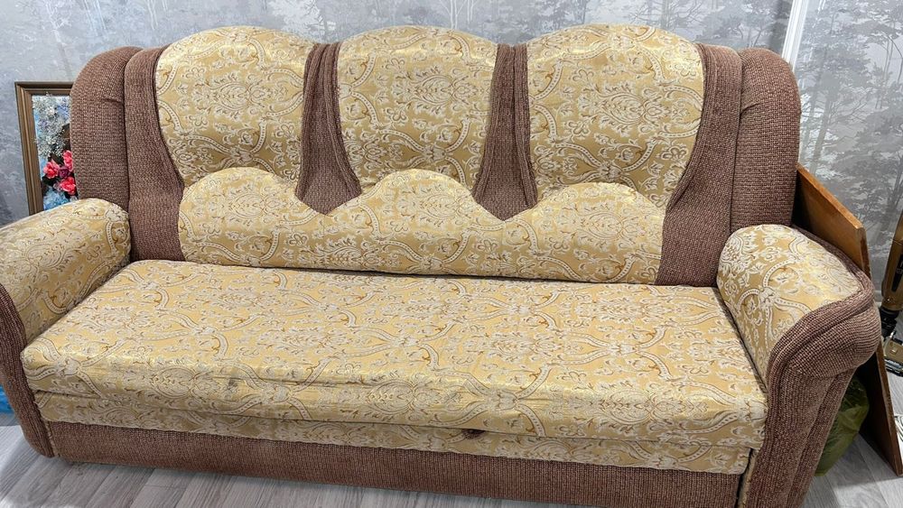 Продам диван и два кресла