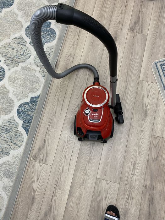 Продам  пылесос  BOSCH.