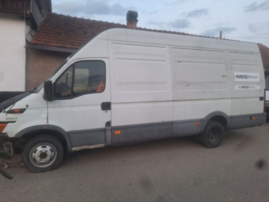 Dezmembrez iveco daily