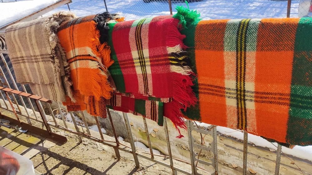 Родопски одеяла в различни цветове