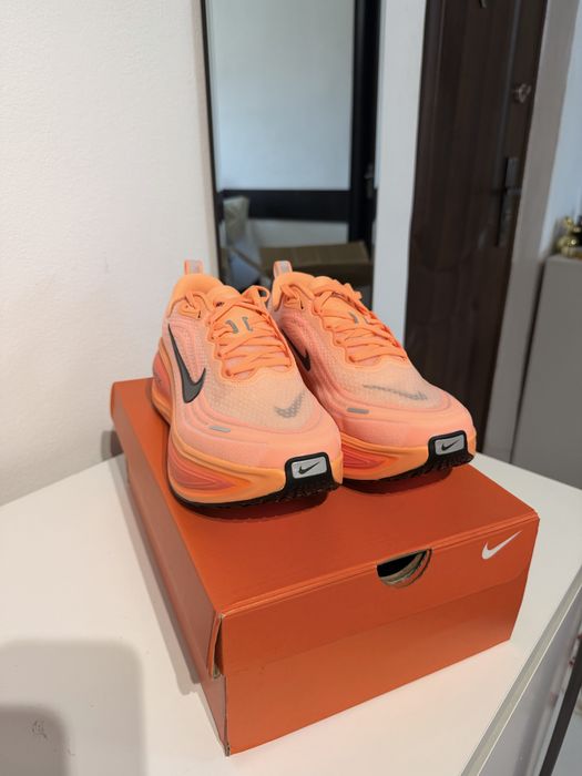 Nike Vomero Plus Orange