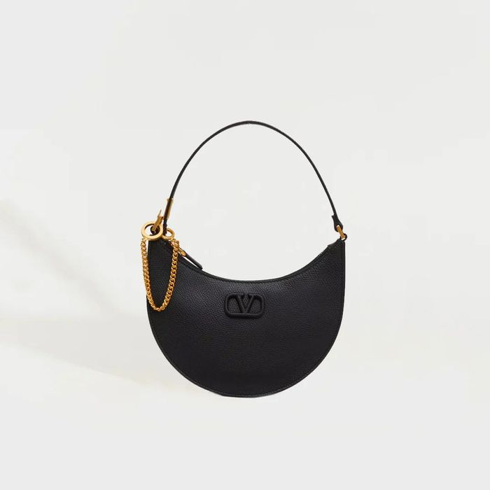 Нова, оригинална чанта Valentino Garavani намалям на 1190 лв.