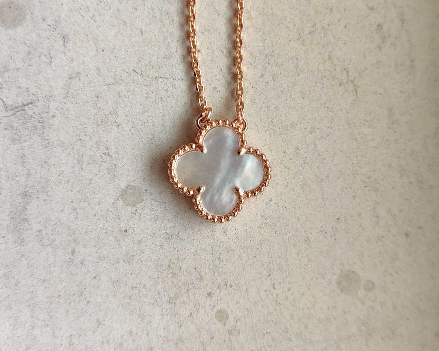 Дамско колие в розово злато с детелина от бял седеф Van Cleef & Arpels