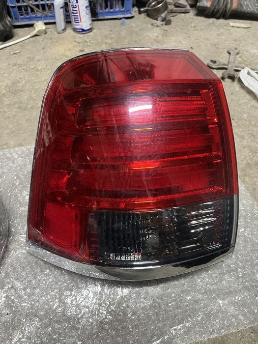 Продается задний фонар