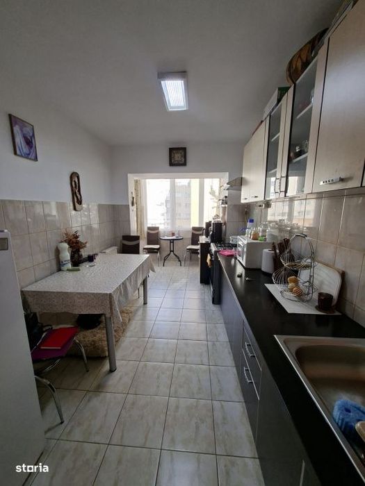 Apartament 3 camere, et. 2,  70 mp utili, Bd. Traian