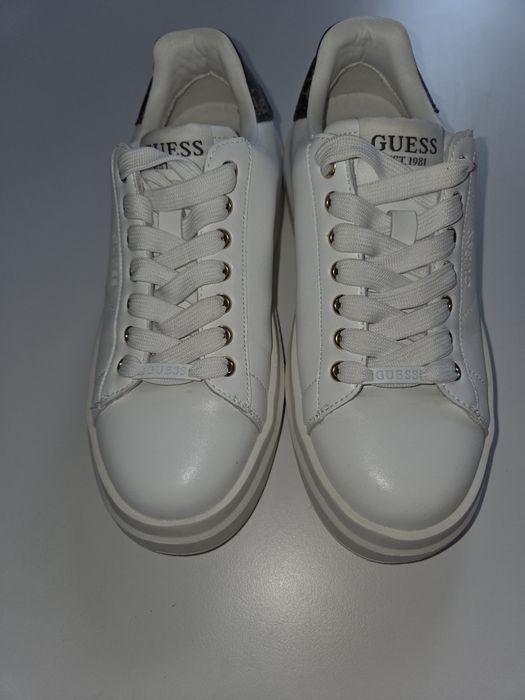 Сникърси   Guess