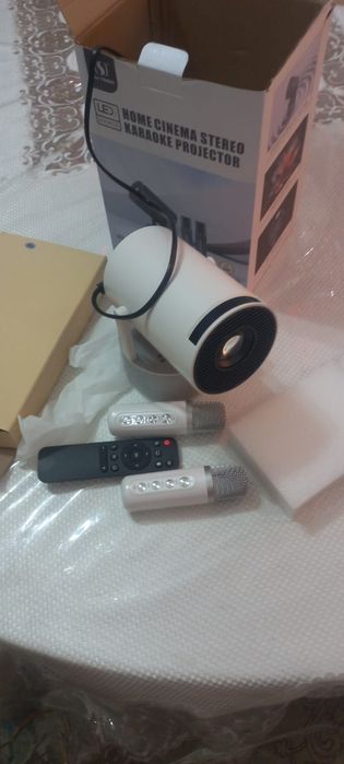 Проектор + караоке новый