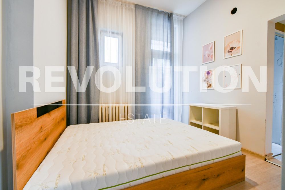 Дава се под наем Тристаен апартамент в София, Център - 110 кв.м за 1246.44 € - Снимка #7