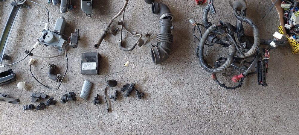 Части от nissan primera p 11 2.0 td