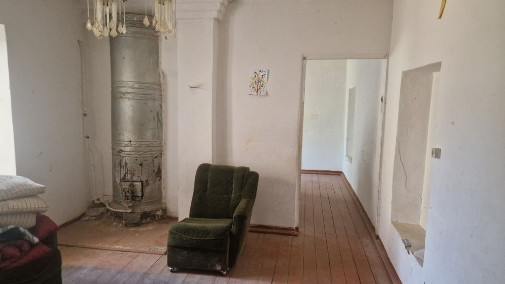 уй сатылады ул.лесхозная6 40-жыл мектеб касында29маршрут журеде