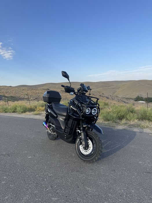 Tank sukuter  : matori : 150 cc. Pravegi :5.000 km