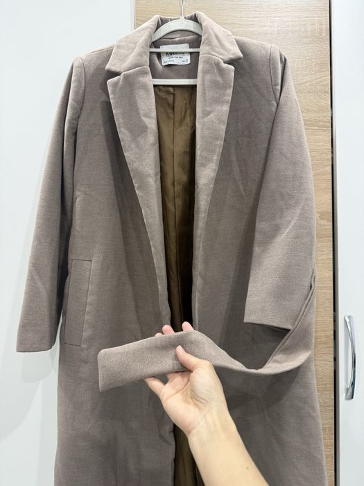 Пальто ниже колен длины