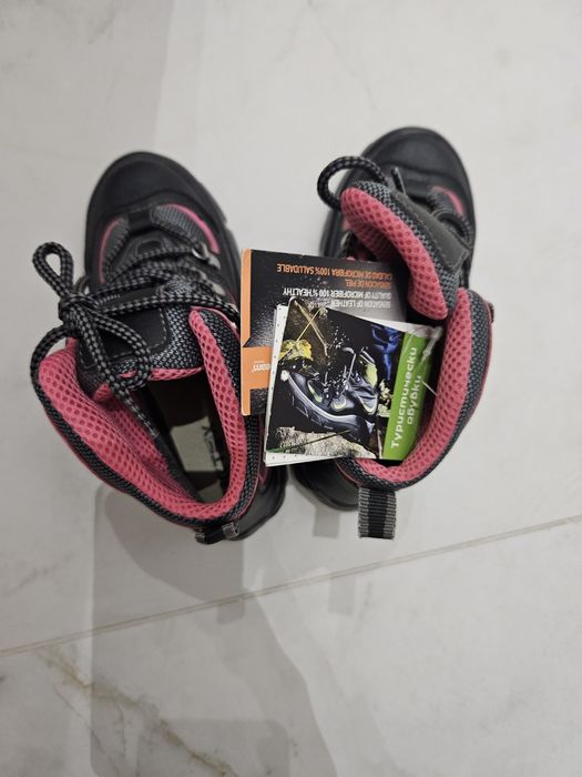 Нови детски непромокаеми зимни ботуши