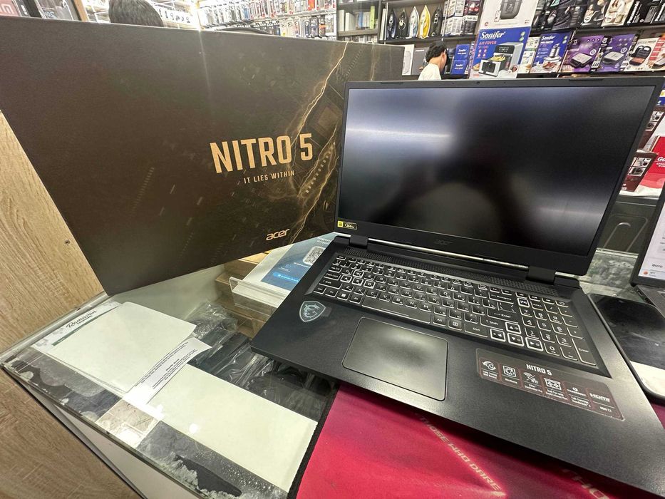 Acer Nitro 5 17.3" i5-12500h/ddr5-8gb/ssd-512/RTX-4050-6GB