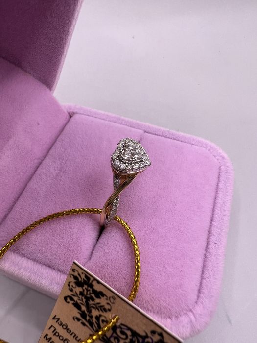 Продам золотое кольцо .