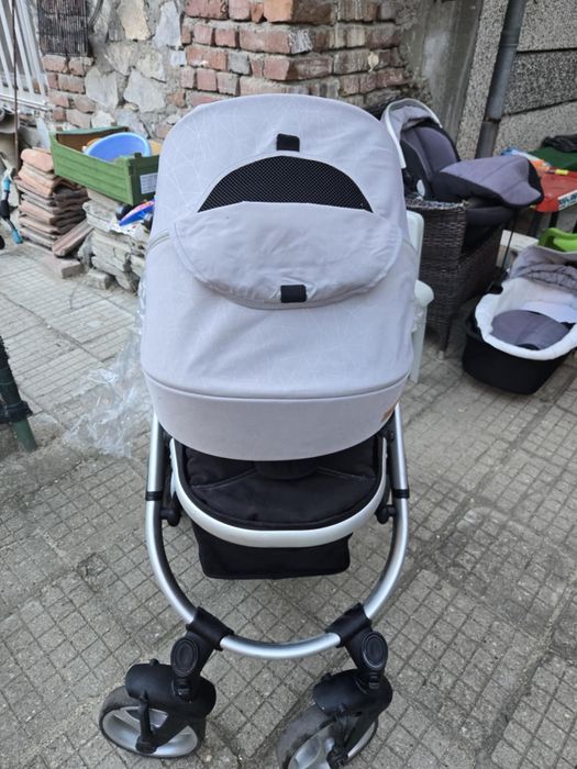 Бебешка количка с кошче за кола за новородено
