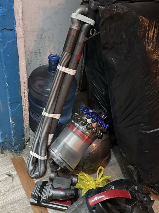 Продам пылесос Dyson Big Ball Multi Floor 2+