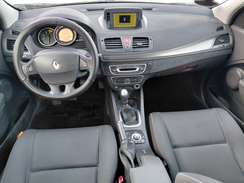 Renault megane facelift 3  1,9 diesel 130 cai an 2010 euro 5 Navigație/Carli/Incalzire  scaune
