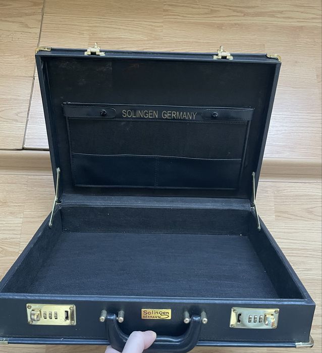 Geanta/servieta/diplomat din piele cu cifru negru