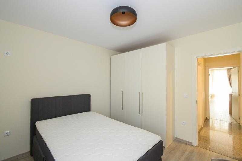 Дава се под наем Тристаен апартамент в Бургас, Лазур - 83 кв.м за 997.05 € - Снимка #6