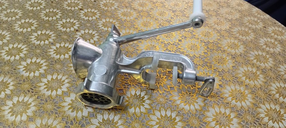 Ручные мясорубка