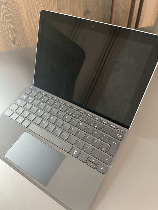Microsoft Surface Go