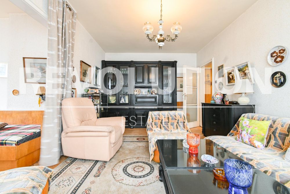 Продава се Тристаен апартамент в София, Яворов - 83 кв.м за 3856 €/кв.м - Снимка #3