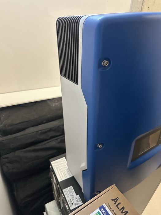 Трифазен соларен инвертор 10 кв. И UPS 10 kw.