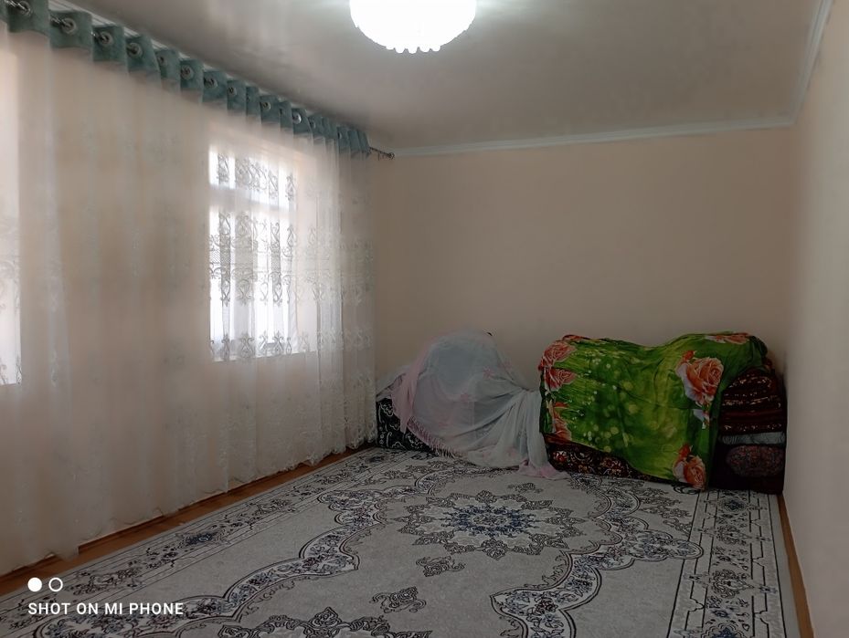 Карши Шахар Бустон махалла чаманзор 9а уй.   СОТИЛАДИ!