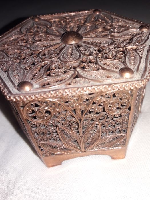 Vand caseta de bijuterii din anii 40