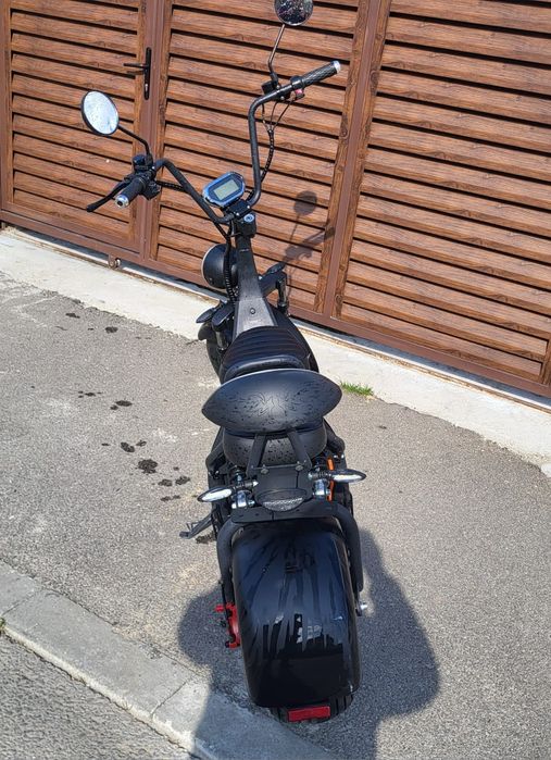 Vand 2 scutere citycoco