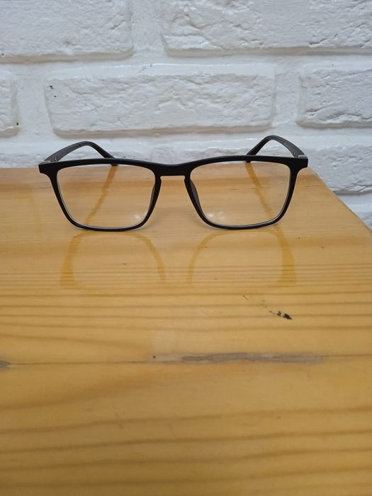 Продам очки новые.