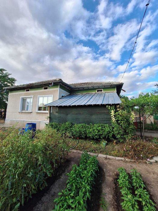 Къща в Кардам...