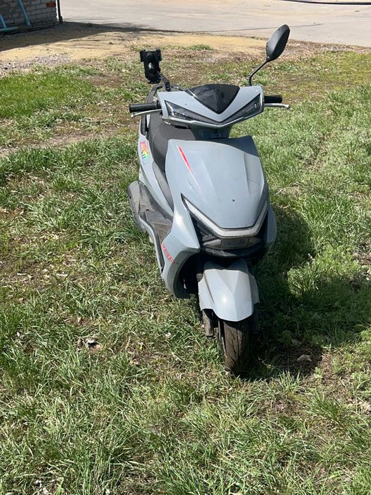 Скутер Toyo 200.