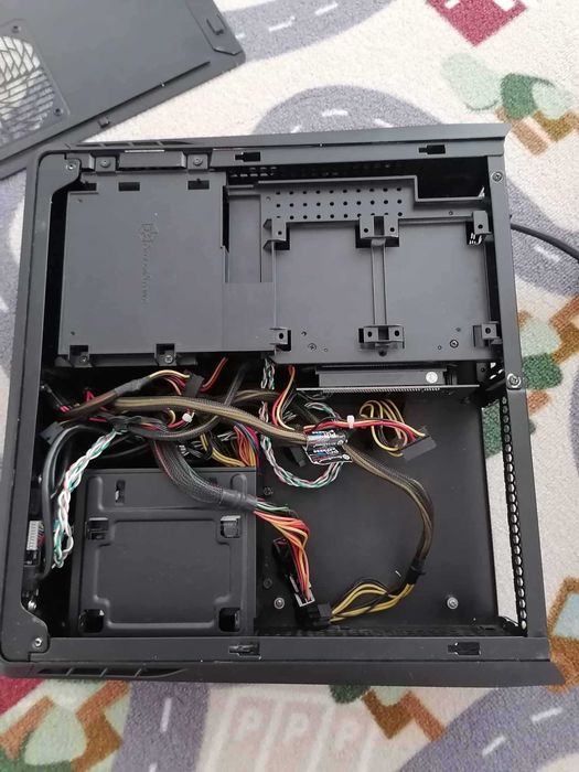 Carcasa profesionala media center ITX Silverstone RVZ0 sursa SFX 450W