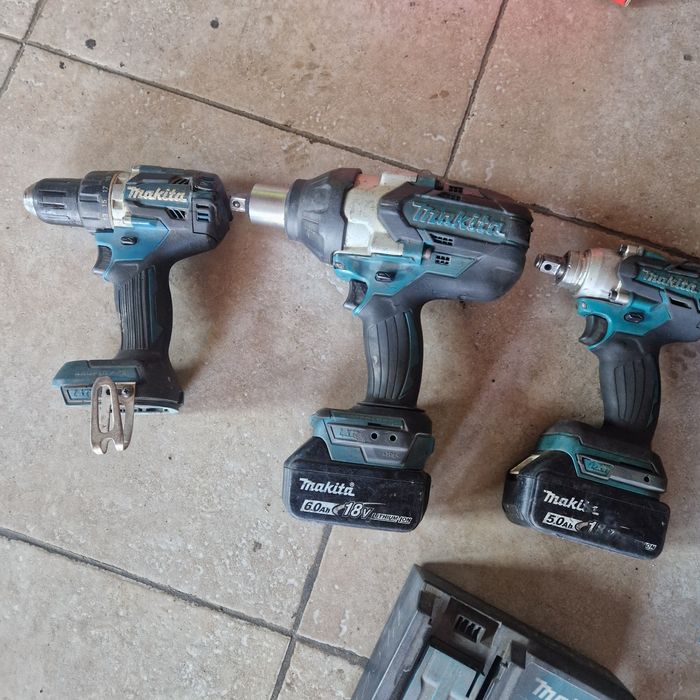 Set Makita masini de insurubat cu impact flex si autofiletanta