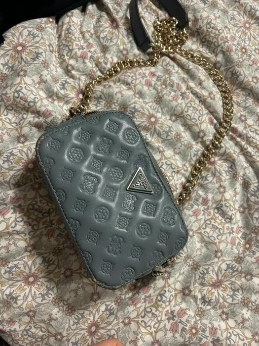 Чанта GUESS в синьо