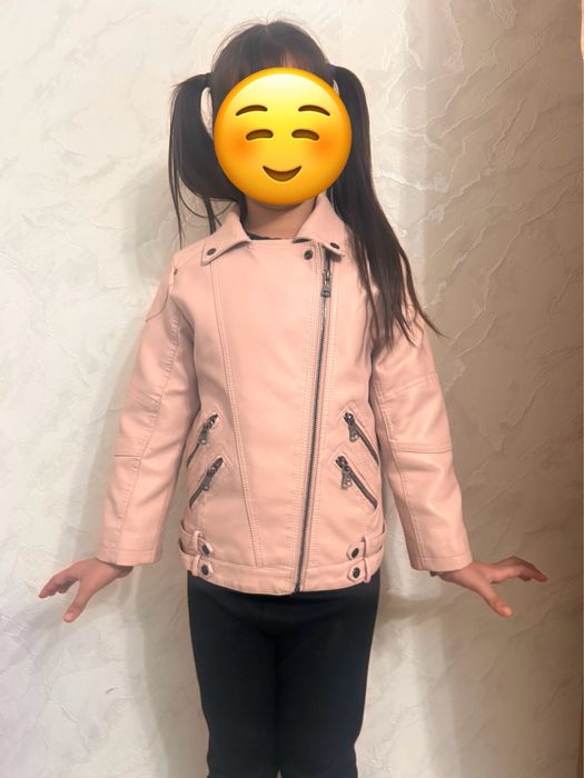 Пуховик девочке , жилетка и кожанка