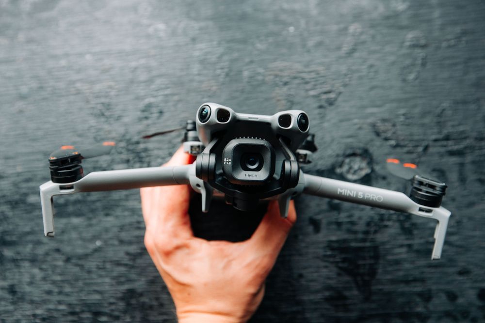 В продаже дрон DJI Mini 5 pro Combo комплект. Комбо мини 5 про.