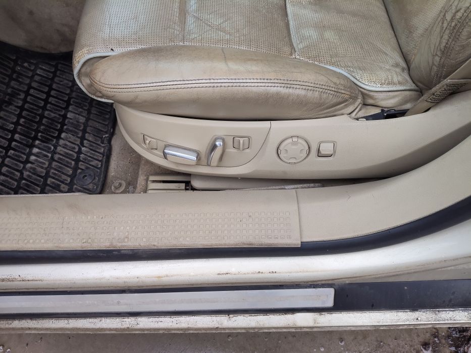 Vând Audi A8 Pachet W12 Diesel 3.0 V6 (BAGA ULEI IN APA)