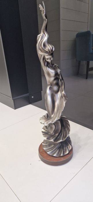 Продам две статуэтки