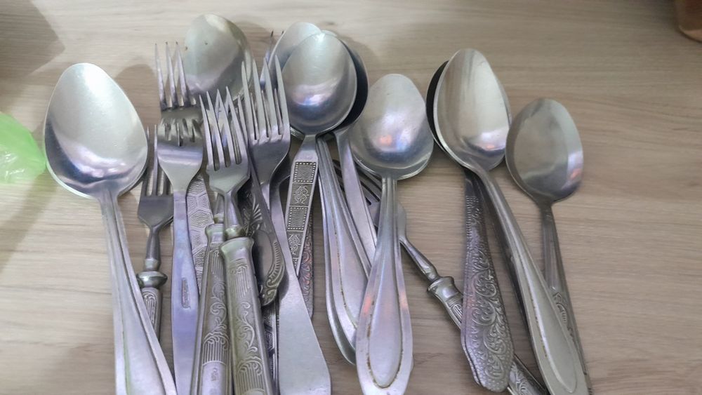 Продам вилки,ложки.