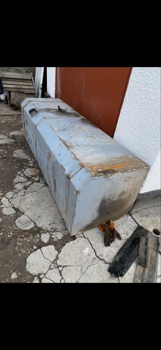 Бак  с креплением