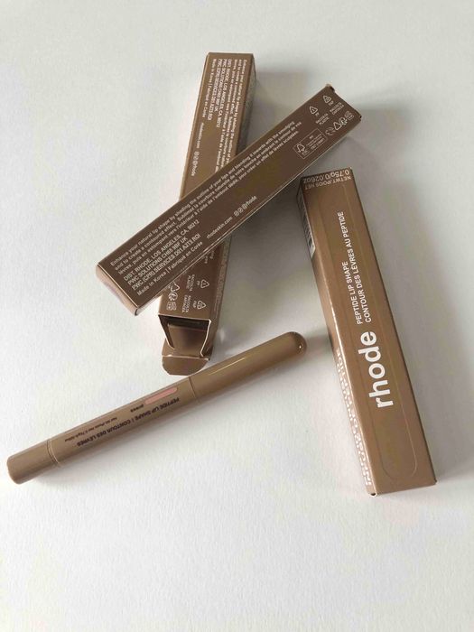 Rhode Peptide Lip Shape молив за устни от Hailey Bieber ралични нюанси